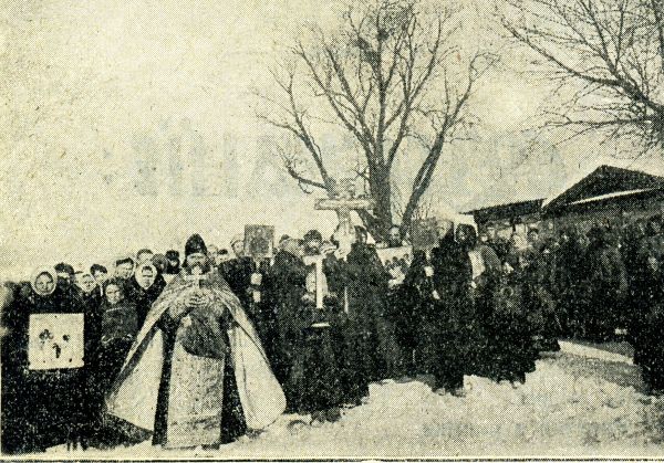 Крестный ход по случаю освящения Никольского храма в Поречье. 1911 год
